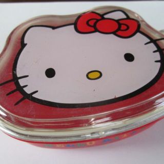 ◆90年のレアな中古品◆ サンリオ『 キティちゃん　赤色の弁当箱 』(キャラクターグッズ)
