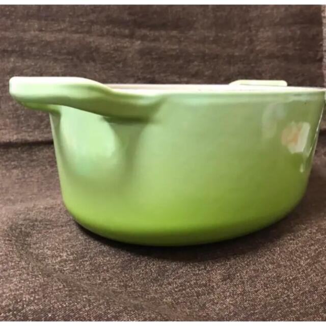  LE CREUSET ル・クルーゼ　ココット　オーバル　23cm キウイ　黄緑 インテリア/住まい/日用品のキッチン/食器(鍋/フライパン)の商品写真