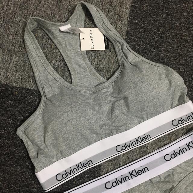 ck Calvin Klein(シーケーカルバンクライン)のカルバンクライン　レディース　上下セット　スポブラ&ショーツ　灰　下着　Lサイズ レディースの下着/アンダーウェア(ブラ&ショーツセット)の商品写真