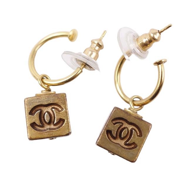 CHANEL キューブピアス　ココマーク　ゴールド 02A