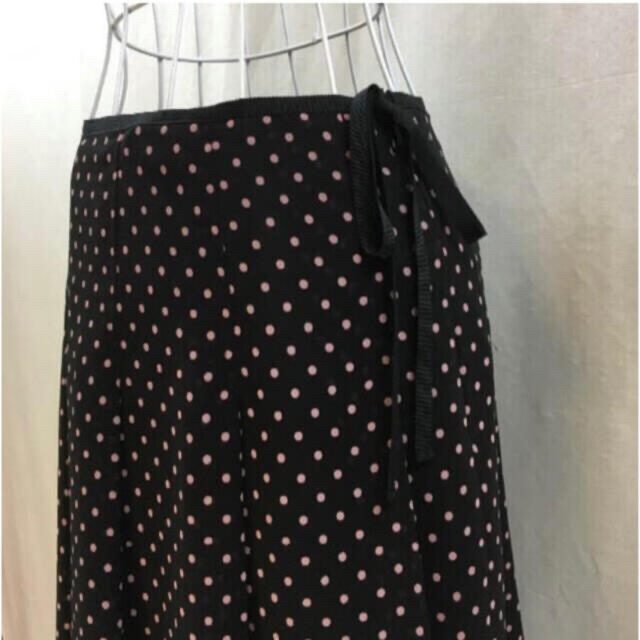 INGNI(イング)の【Princess様専用】レトロガーリーな黒×ピンクのドット柄フレアスカート♡ レディースのスカート(ひざ丈スカート)の商品写真