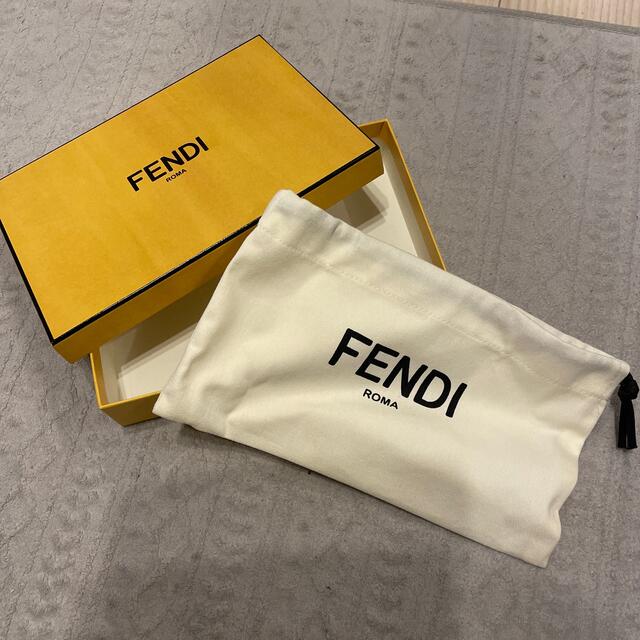 FENDI 長財布 箱 内袋付