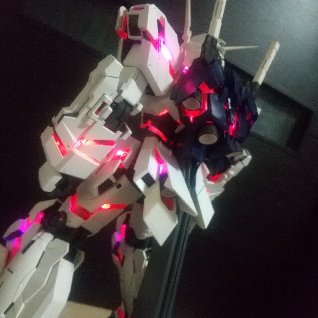 pg 1/60 ユニコーン ガンダム led付き ガンプラ プラモデル