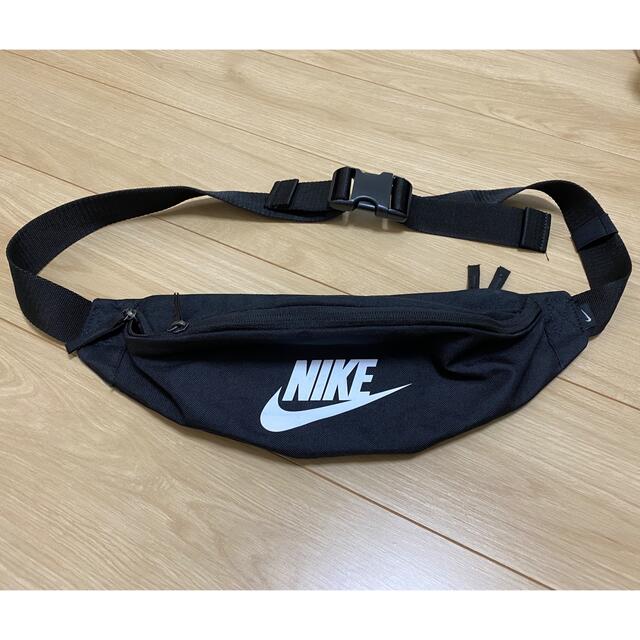 NIKE(ナイキ)のナイキ　黒色ボディバック メンズのバッグ(ボディーバッグ)の商品写真