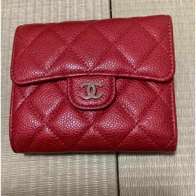 CHANEL(シャネル)のCHANELシャネル　マトラッセ　三つ折り財布　ラムスキン　正規品 レディースのファッション小物(財布)の商品写真