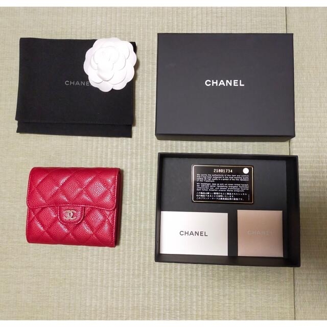 CHANEL(シャネル)のCHANELシャネル　マトラッセ　三つ折り財布　ラムスキン　正規品 レディースのファッション小物(財布)の商品写真