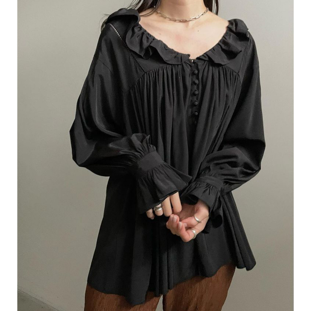 Ameri VINTAGE(アメリヴィンテージ)のAmeri◆NEGLIGEE LOOSE BLOUSE ブラック レディースのトップス(シャツ/ブラウス(長袖/七分))の商品写真