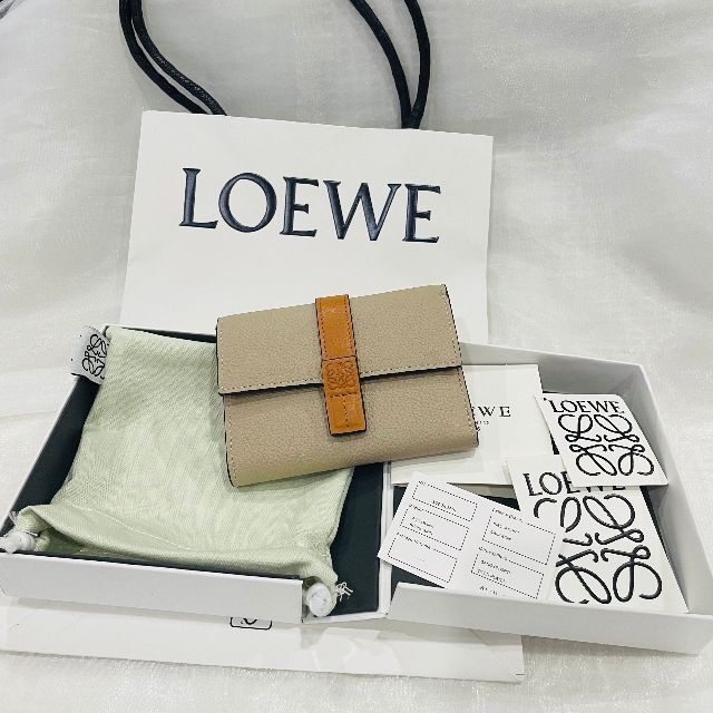 LOEWE スモールバーティカルウォレット 三つ折り財布 USJfUlns9J - www