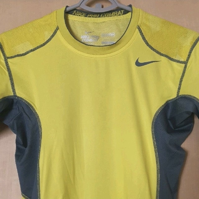 NIKE(ナイキ)のナイキ プロ コンバット コンプレッションシャツ インナーウェア 新品 未使用 スポーツ/アウトドアのトレーニング/エクササイズ(その他)の商品写真