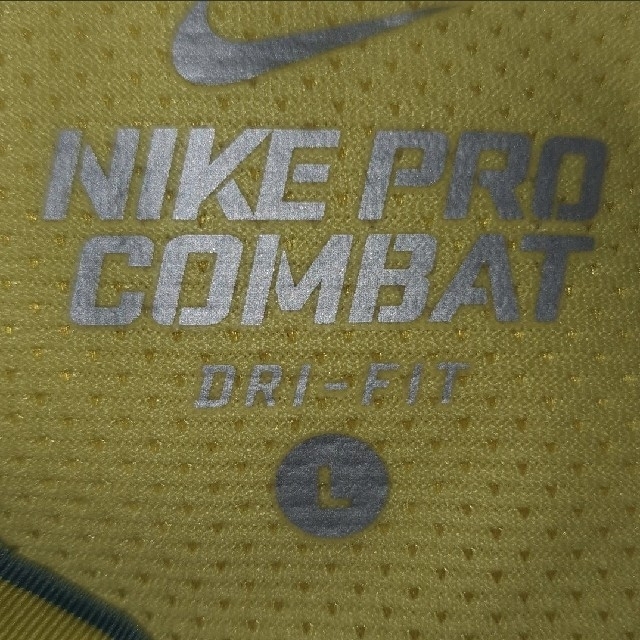 NIKE(ナイキ)のナイキ プロ コンバット コンプレッションシャツ インナーウェア 新品 未使用 スポーツ/アウトドアのトレーニング/エクササイズ(その他)の商品写真