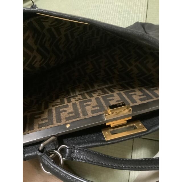 FENDI(フェンディ)のFENDI フェンディ ピーカブー PEEKABOO バッグ レディースのバッグ(ショルダーバッグ)の商品写真