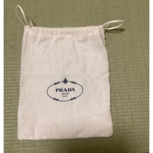 PRADA(プラダ)のプラダナイロンポーチ   プラダ(PRADA) ヴェラ VELA  正規品 レディースのファッション小物(ポーチ)の商品写真