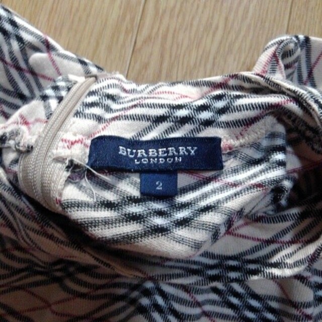 BURBERRY(バーバリー)のBURBERRY　Ｔシャツ レディースのトップス(Tシャツ(半袖/袖なし))の商品写真