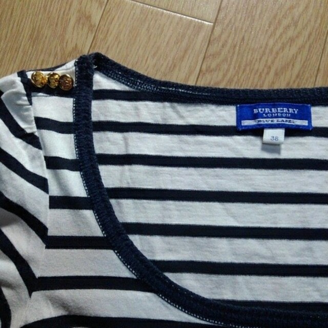 BURBERRY(バーバリー)のBURBERRY　Ｔシャツ レディースのトップス(Tシャツ(半袖/袖なし))の商品写真