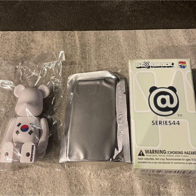 BE@RBRICK(ベアブリック)のベアブリックseries44 FLAG KOREA エンタメ/ホビーのフィギュア(その他)の商品写真