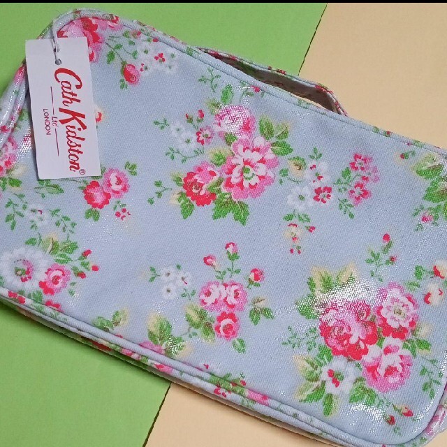 Cath Kidston(キャスキッドソン)のキャスキッドソン   Cath Kidston    トラベルポーチ レディースのファッション小物(ポーチ)の商品写真