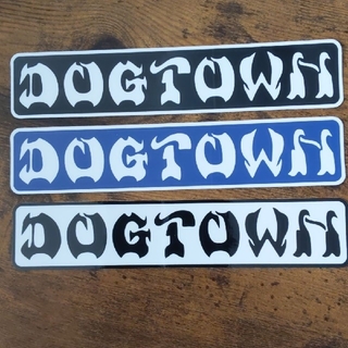 ドッグタウン(DOG TOWN)の(縦4.1cm横20.3cm)DOGTOWN ドッグタウン　ステッカー(スケートボード)