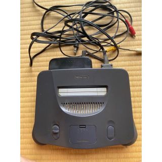 ニンテンドウ64(NINTENDO 64)のニンテンド64本体　電源ケーブル　AVケーブル(家庭用ゲーム機本体)