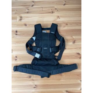 ベビービョルン(BABYBJORN)のhiiさま専用　ベビービョルン　抱っこ紐　ONE + 黒(抱っこひも/おんぶひも)