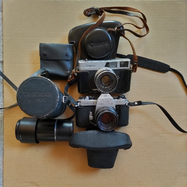 ファッション 昭和レトロ　フィルム　カメラ　２個セット　レンズ　フラッシュ　付き　現状品 フィルムカメラ