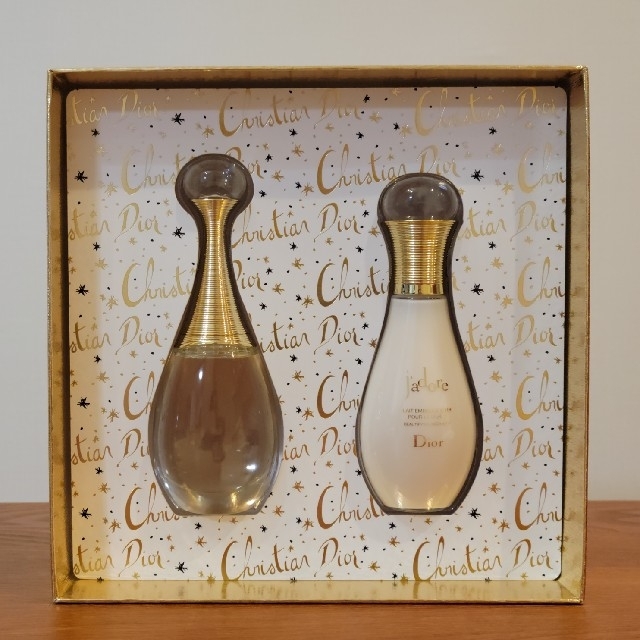 Christian Dior(クリスチャンディオール)のDior　オードゥパルファン　コフレ コスメ/美容の香水(香水(女性用))の商品写真
