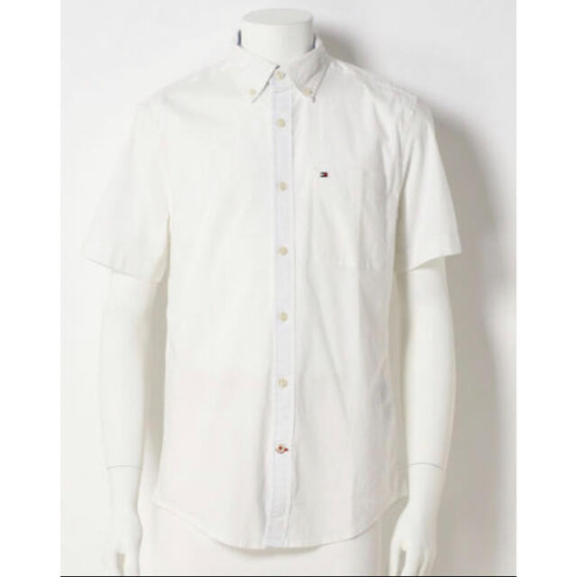 TOMMY HILFIGER(トミーヒルフィガー)の新品　半袖ボタンダウンシャツ　Mサイズ　白　ホワイト メンズのトップス(シャツ)の商品写真