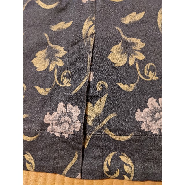 Andemiu(アンデミュウ)のタイトスカート花柄 レディースのスカート(ひざ丈スカート)の商品写真