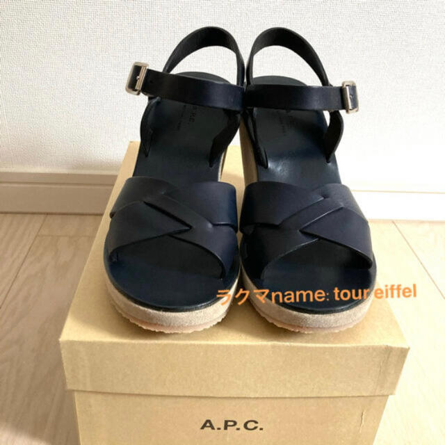 A.P.C(アーペーセー)の最終値下！新品　APC レザー サンダル  ウェッジ　ネイビー　37 レディースの靴/シューズ(サンダル)の商品写真