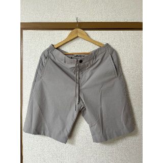 ユニクロ(UNIQLO)のユニクロ セオリー 感動イージーショーツ M LIGHT GRAY(ショートパンツ)