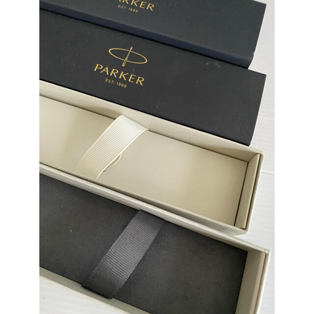 Parker(パーカー)のparker ボールペン   二本セット　新品　贈答品　プレゼント インテリア/住まい/日用品の文房具(ペン/マーカー)の商品写真