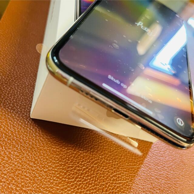 iPhone(アイフォーン)のiPhone 10smax 256GB シルバー　美品 スマホ/家電/カメラのスマートフォン/携帯電話(スマートフォン本体)の商品写真