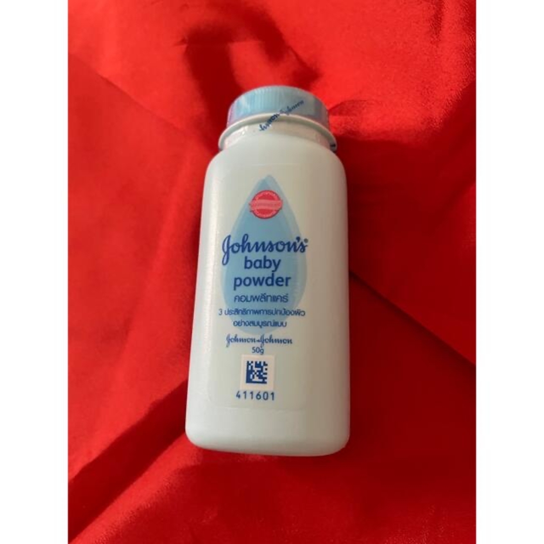 Johnson & Johnson(ジョンソンエンドジョンソン)のジョンソンアンドジョンソン body powder  コスメ/美容のボディケア(ボディパウダー)の商品写真