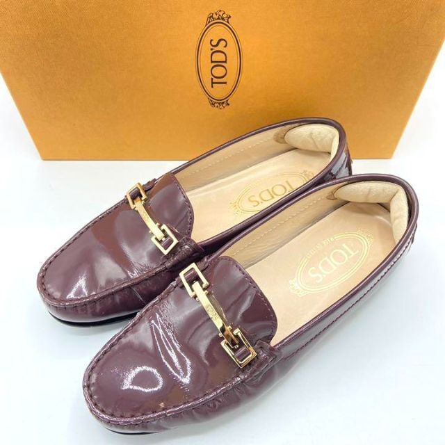 TOD'S(トッズ)のトッズ ローファー ドライビングシューズ 22 紫茶 エナメル レディース 靴 レディースの靴/シューズ(ローファー/革靴)の商品写真