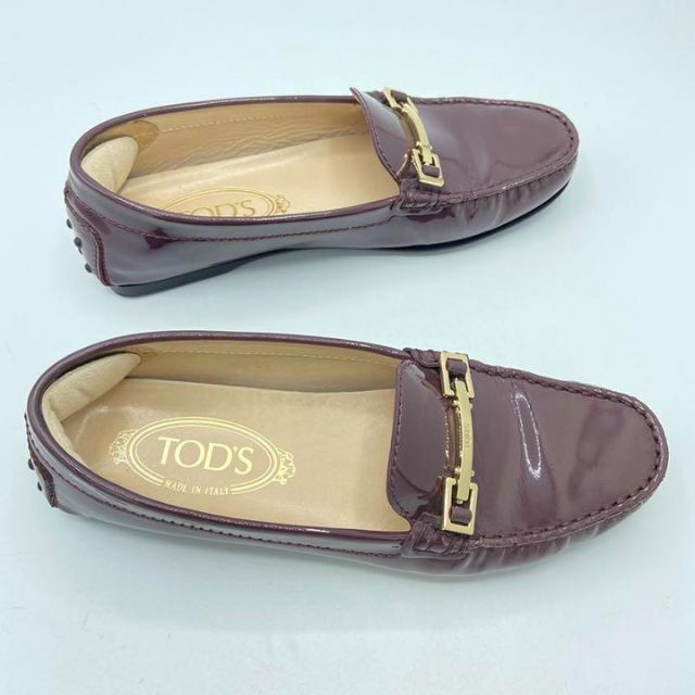 TOD'S(トッズ)のトッズ ローファー ドライビングシューズ 22 紫茶 エナメル レディース 靴 レディースの靴/シューズ(ローファー/革靴)の商品写真
