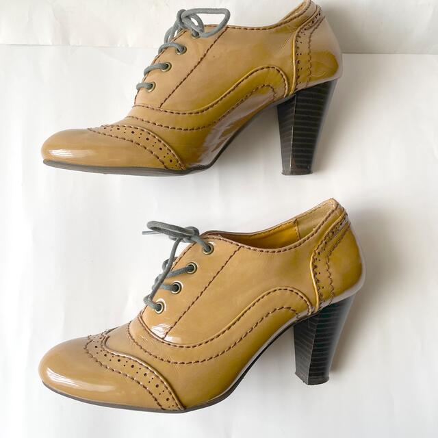 レディス　エナメル靴　Ｓサイズ　ベージュ レディースの靴/シューズ(ハイヒール/パンプス)の商品写真