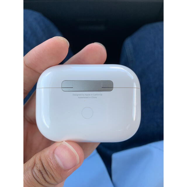 Apple(アップル)のAirPods pro ケースのみ スマホ/家電/カメラのオーディオ機器(ヘッドフォン/イヤフォン)の商品写真