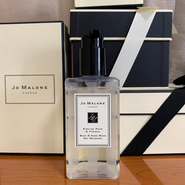 Jo Malone(ジョーマローン)のジョー　マローン　ロンドン　ボディソープ　イングリッシュペアー&フリージア コスメ/美容のボディケア(ボディソープ/石鹸)の商品写真