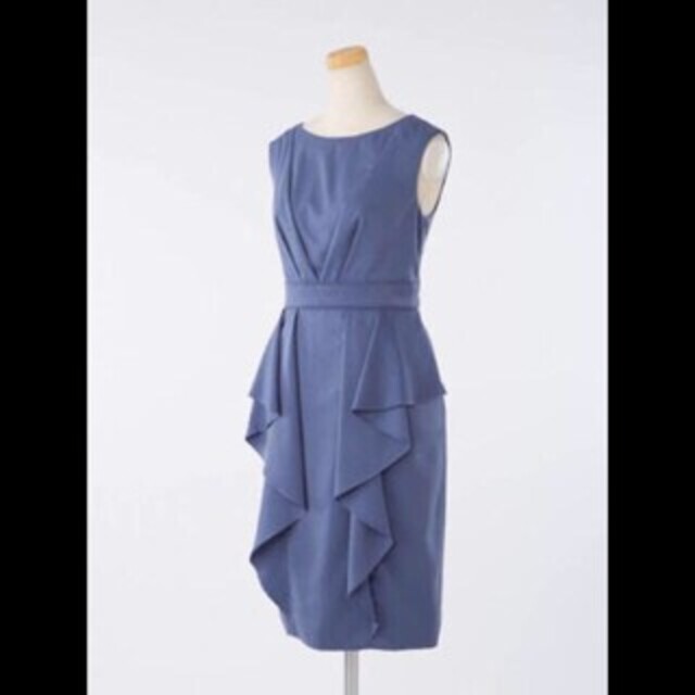 AIMER(エメ)のAIMER サイドラッフルスカートドレス　9号 レディースのフォーマル/ドレス(ミディアムドレス)の商品写真