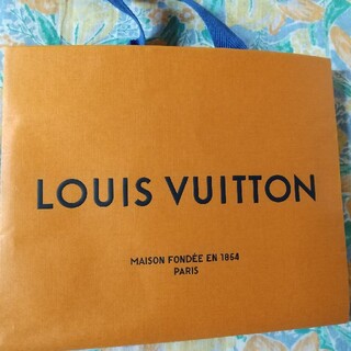 ルイヴィトン(LOUIS VUITTON)のルイヴィトン紙袋 新品同様 １度のみ財布が入っておりました(ショップ袋)