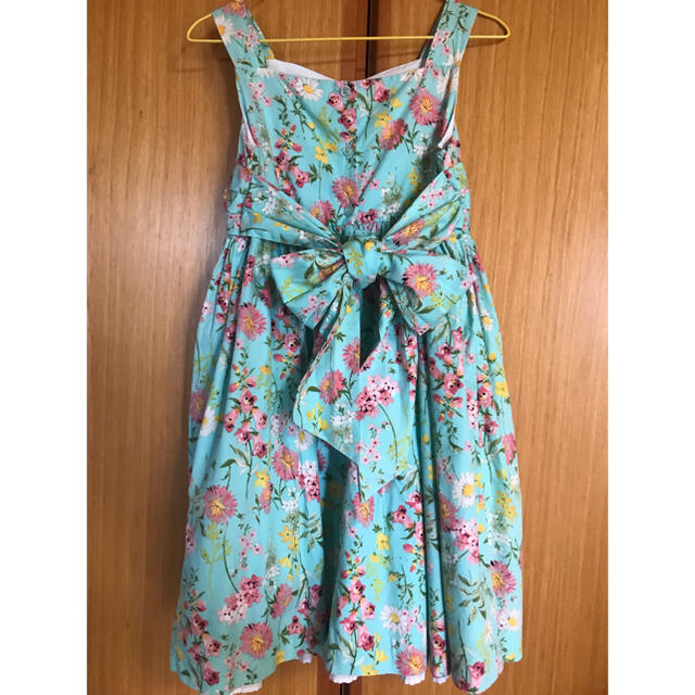 LAURA ASHLEY(ローラアシュレイ)のLaura Ashley ワンピース フラワー 6T 110 キッズ/ベビー/マタニティのキッズ服女の子用(90cm~)(ワンピース)の商品写真