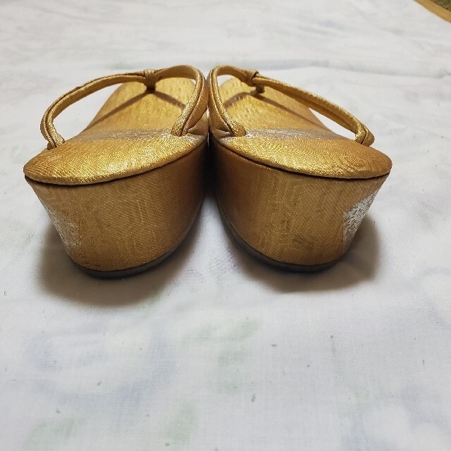 草履　足袋セット　ゴールド系　フォーマル レディースの靴/シューズ(下駄/草履)の商品写真