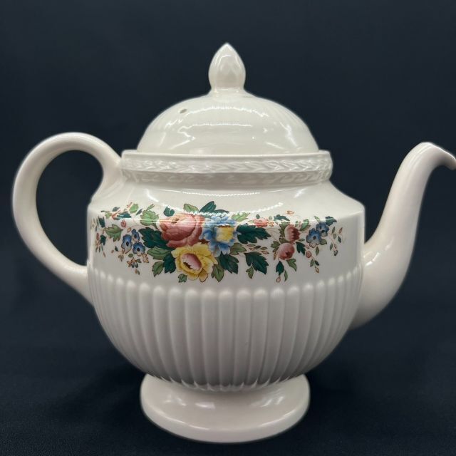 WEDGWOOD(ウェッジウッド)の美品☆ウェッジウッド　コンウェイ　ティーポット　ヴィンテージ インテリア/住まい/日用品のキッチン/食器(食器)の商品写真