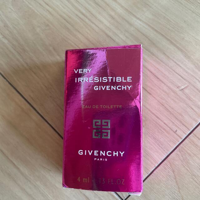 GIVENCHY(ジバンシィ)のGIVENCHY オードトワレ コスメ/美容の香水(香水(女性用))の商品写真