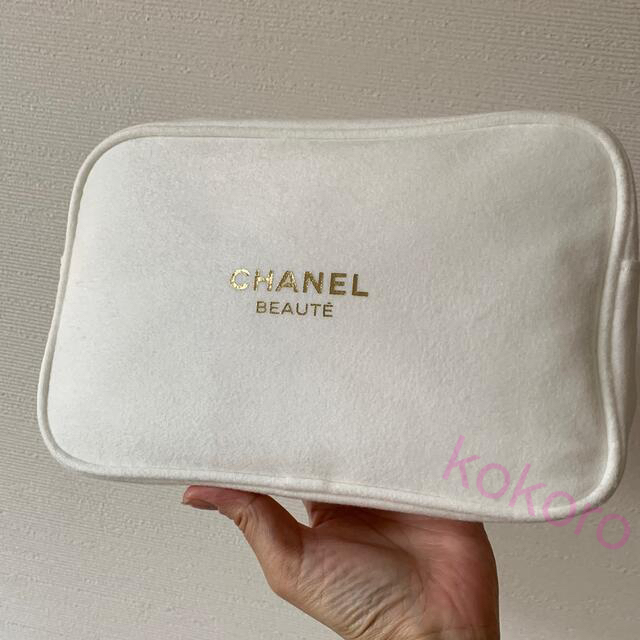 SALE‼️✨新品✨ CHANELロゴ♡ポーチ ホワイト 箱付き❣️