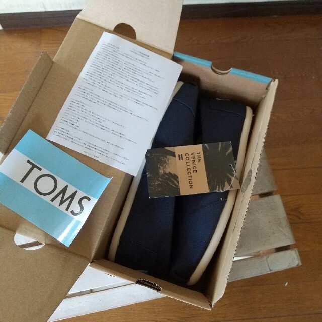 TOMS(トムズ)の新品未使用TOMS Canvas Women's Classics　23.5cm レディースの靴/シューズ(スニーカー)の商品写真