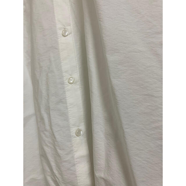 白シャツ　カッター　トップス レディースのトップス(シャツ/ブラウス(長袖/七分))の商品写真