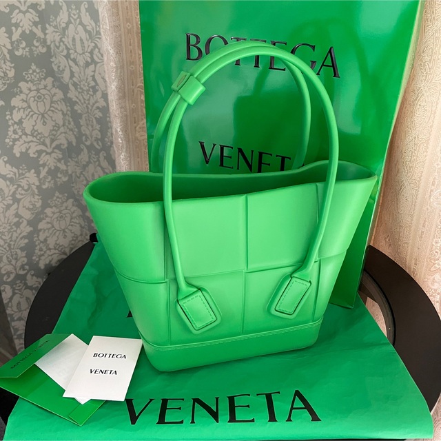 数量限定セール ボッテガヴェネタ - Veneta Bottega ハンドバッグ ラバー アルコ レディース アルコトート トートバッグ 数量限定セール ボッテガヴェネタ - Veneta Bottega ハンドバッグ ラバー アルコ レディース アルコトート トートバッグ