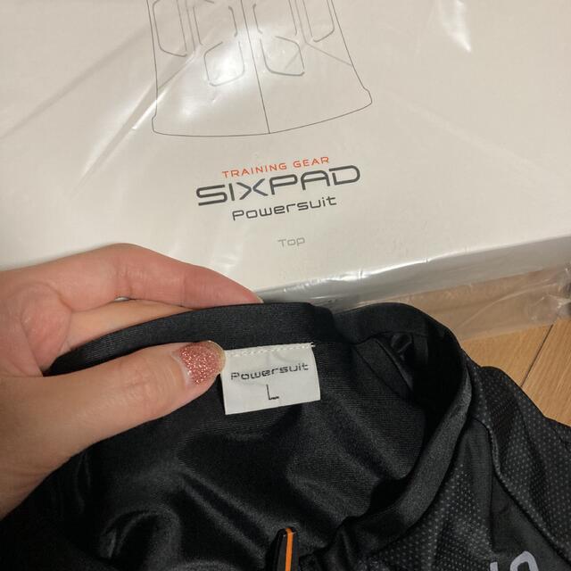 SIXPAD(シックスパッド)のシックスパッド　パワースーツ　女性L(男性M程度)上下セット スポーツ/アウトドアのトレーニング/エクササイズ(トレーニング用品)の商品写真