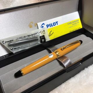 パイロット(PILOT)の廃盤 新品未使用 パイロット カスタム98 万年筆 ダークイエロー  ニブ F(ペン/マーカー)