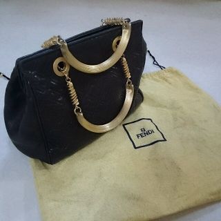 フェンディ(FENDI)の☆FENDIレザーハンドバッグ美品☆(ハンドバッグ)